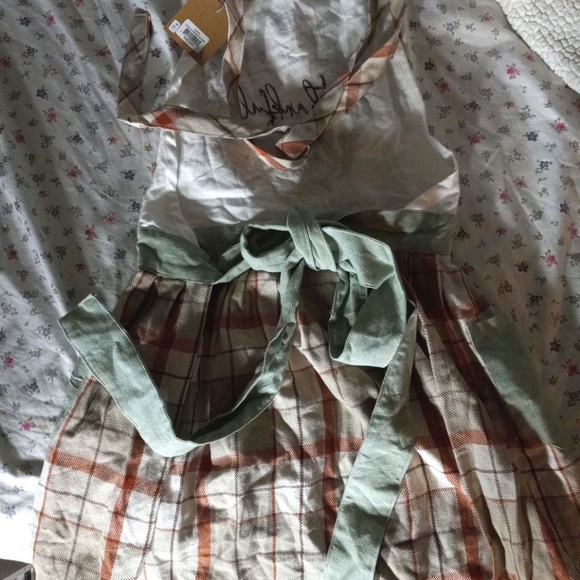 Apron - Picture 5 of 6